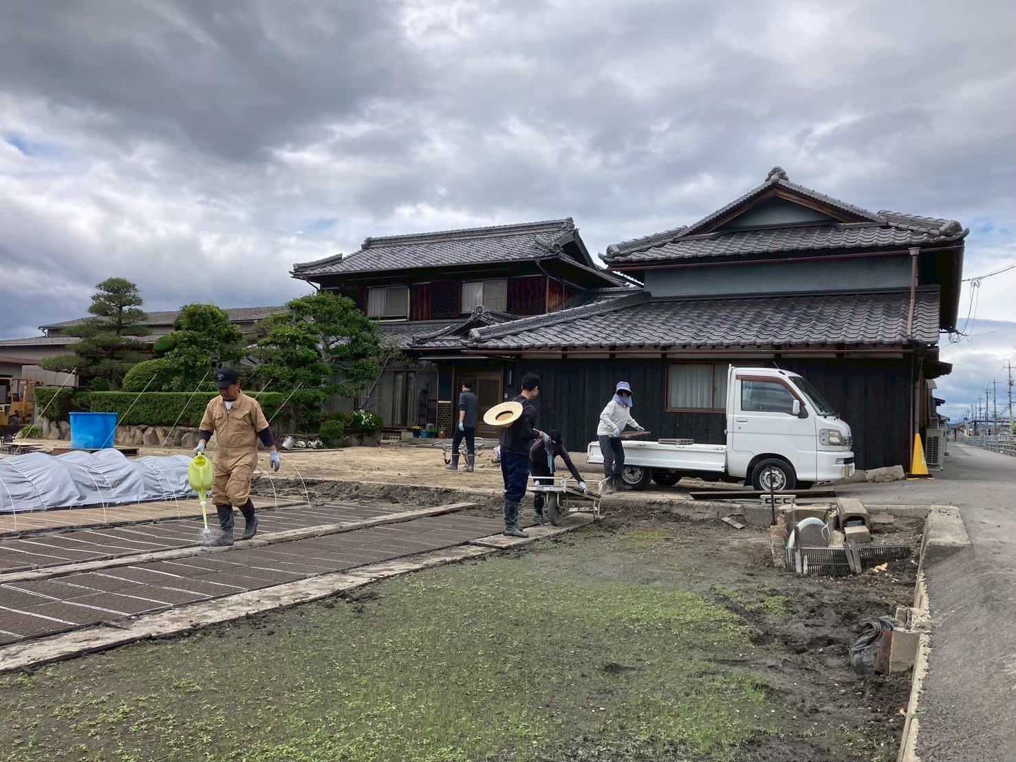 農家の播種作業のリアル