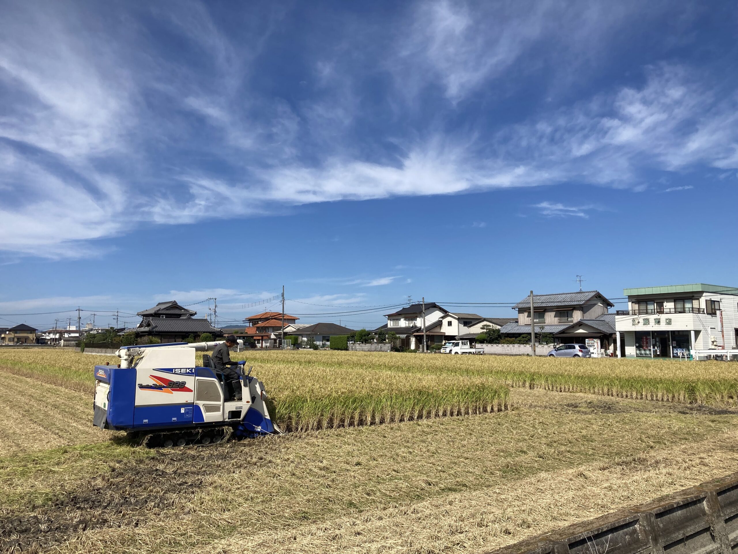 稲刈りからお米が食卓に届くまで