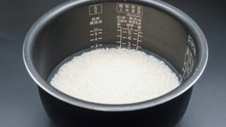 お米をおいしく炊くには？吸水時間のコツと失敗しないポイントを紹介